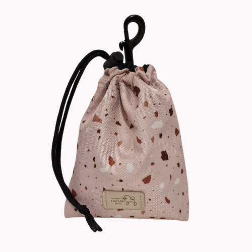 saszetka na smaczki dogstriko beige poondel dog.png