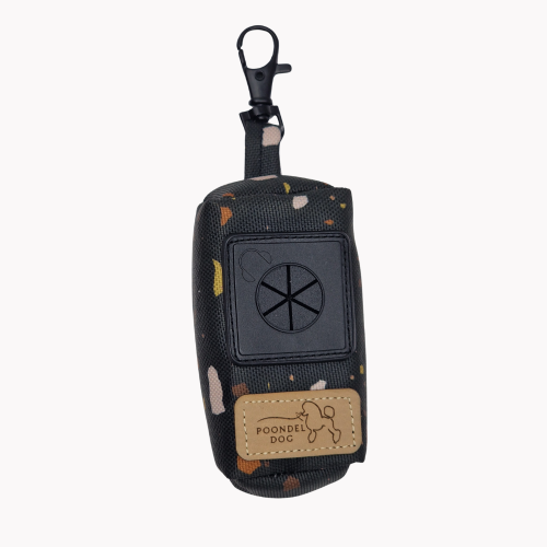 etui na kupoworek dogstriko black poondel dog.png